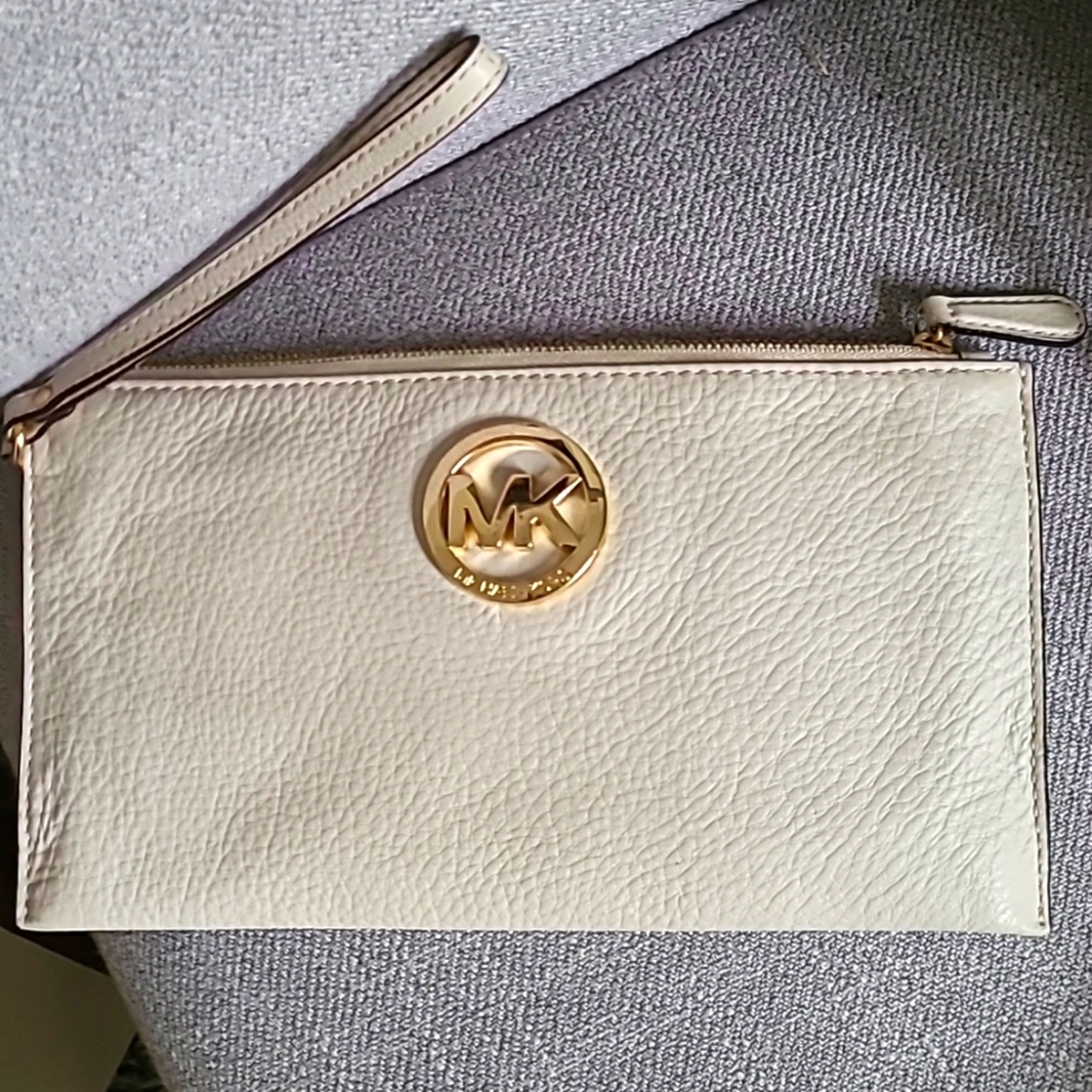Michael Kors wristlet